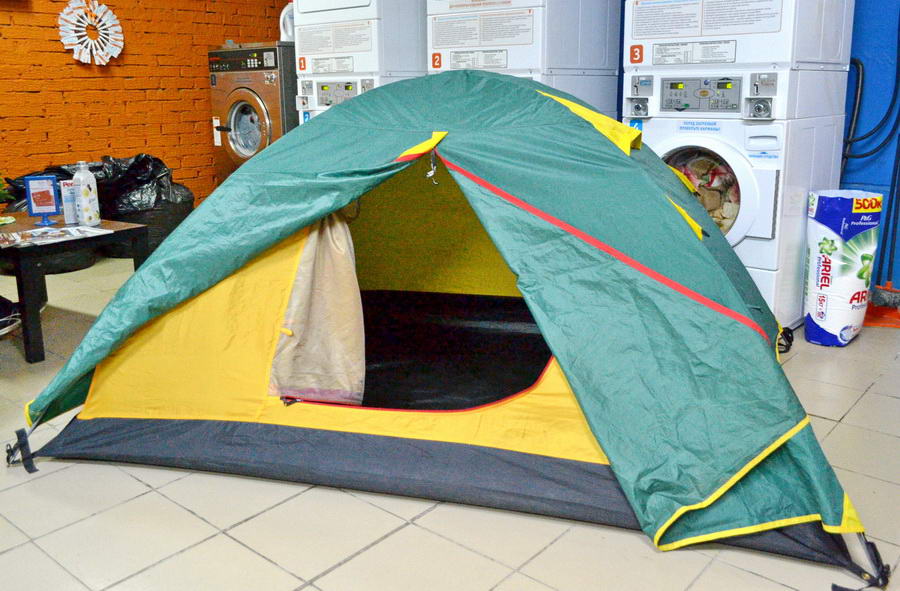 Постиранная и высушенная палатка